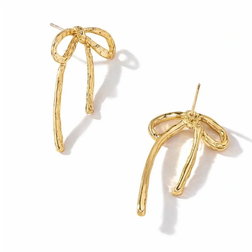 New! 18K Gold Plated Bow Post Earrings (1072) NWOT